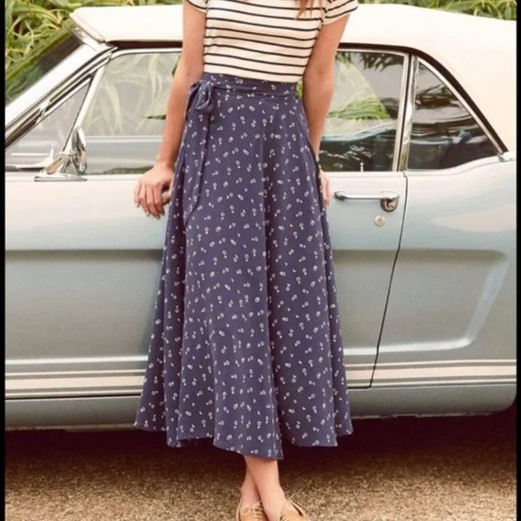 Amour Vert Women's Navy Floral Maxi Skirt, 100% Silk - Picture 1 of 4